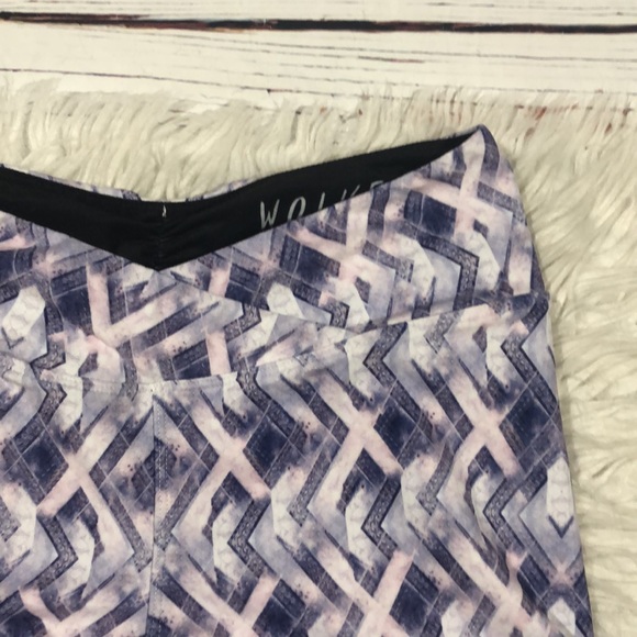 Wolven Threads Oasis Patterned Cross Front High Waisted Shorts - Picture 5 of 10